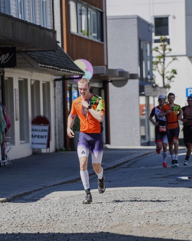 coachloydbrynetri20260277-2.jpg