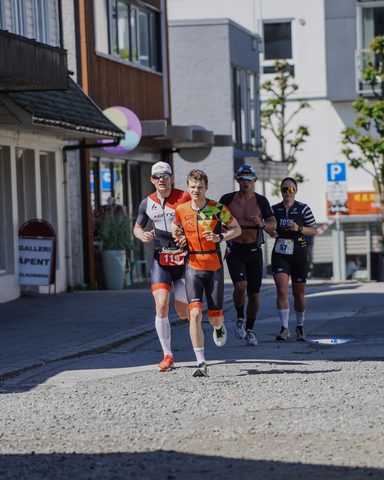 coachloydbrynetri20260278-2.jpg