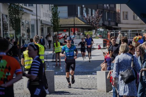coachloydbrynetri20260340.jpg