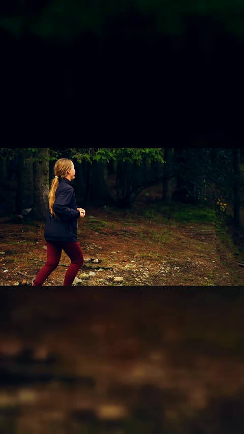 sony-a7-23 - barn loeper med foreldre jente i.mp4