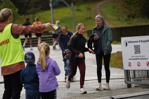 Coachloyd_sandneshalv0301.JPG