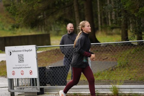 Coachloyd_sandneshalv0303.JPG