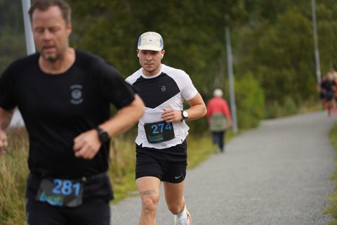 Coachloyd_sandneshalv0330.JPG