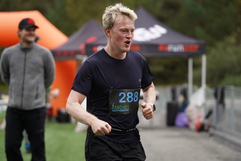 Coachloyd_sandneshalv1083.JPG