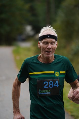 Coachloyd_sandneshalv1227.JPG