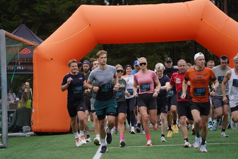 Coachloyd_sandneshalv0980.JPG