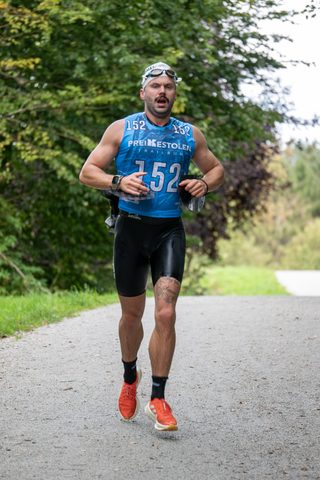 79-_1220255.jpg